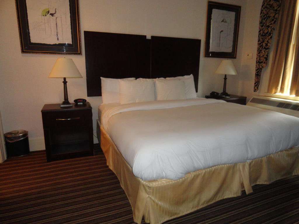 Tazewell Hotel Downtown, An Ascend Collection Member Norfolk Room photo